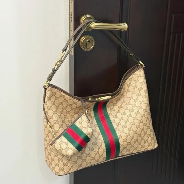 Gucci handbag - Image 9