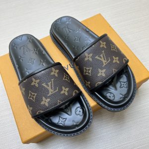 LOUlS VUlTTON Slipper