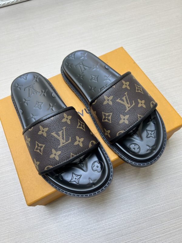 LOUlS VUlTTON Slipper