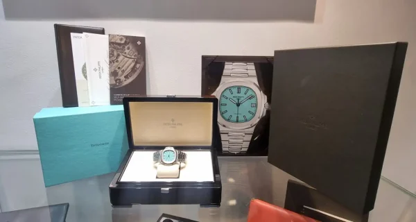 Patek Philippe (Commemorative Edition) NAUTILUS 5711/1A-018 - Image 6