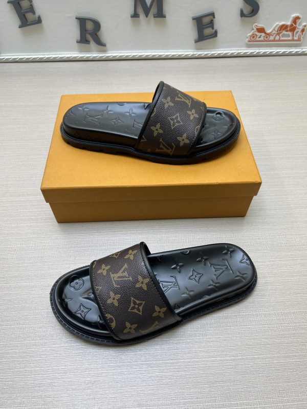LOUlS VUlTTON Slipper - Image 2