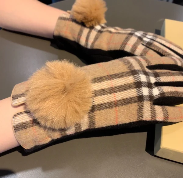 Burberry Gloves - Image 6