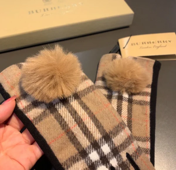 Burberry Gloves - Image 2