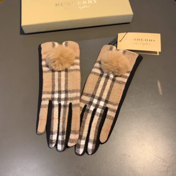 Burberry Gloves - Image 3
