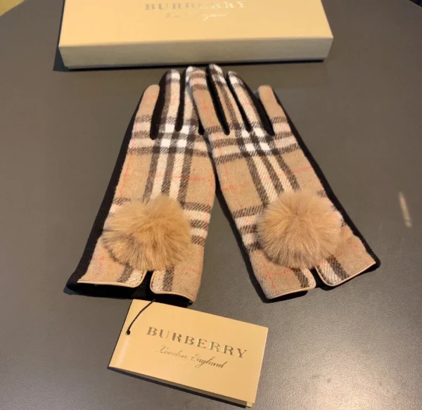 Burberry Gloves - Image 8