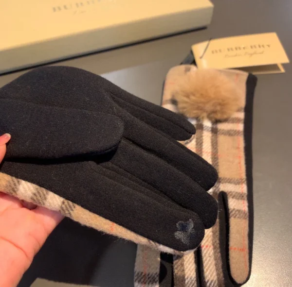 Burberry Gloves - Image 9