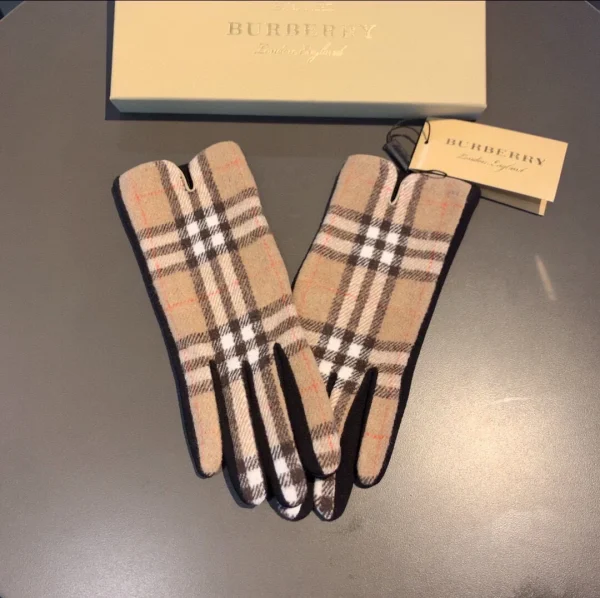 Burberry Gloves - Image 7