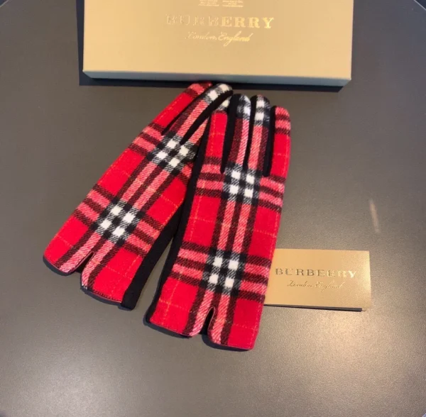 Burberry Gloves - Image 14