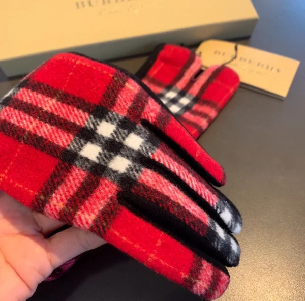 Burberry Gloves - Image 10