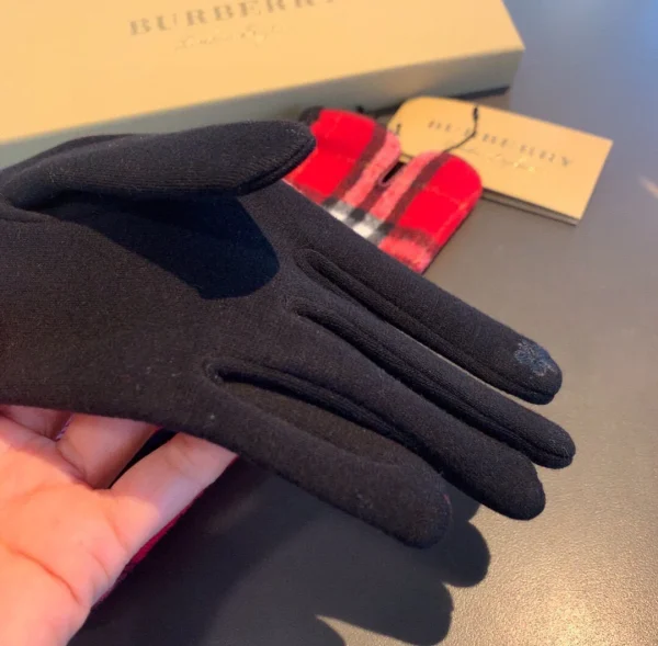 Burberry Gloves - Image 11