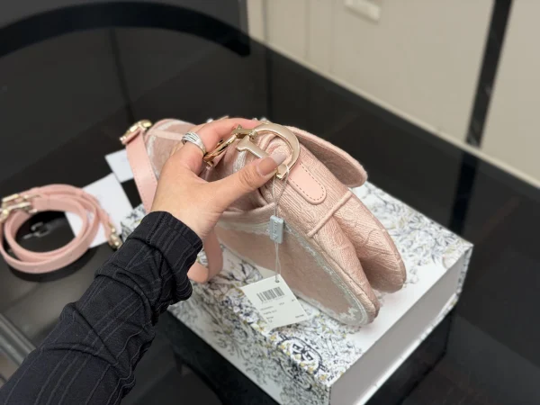 Dior Oblique Saddle Bag - Image 5