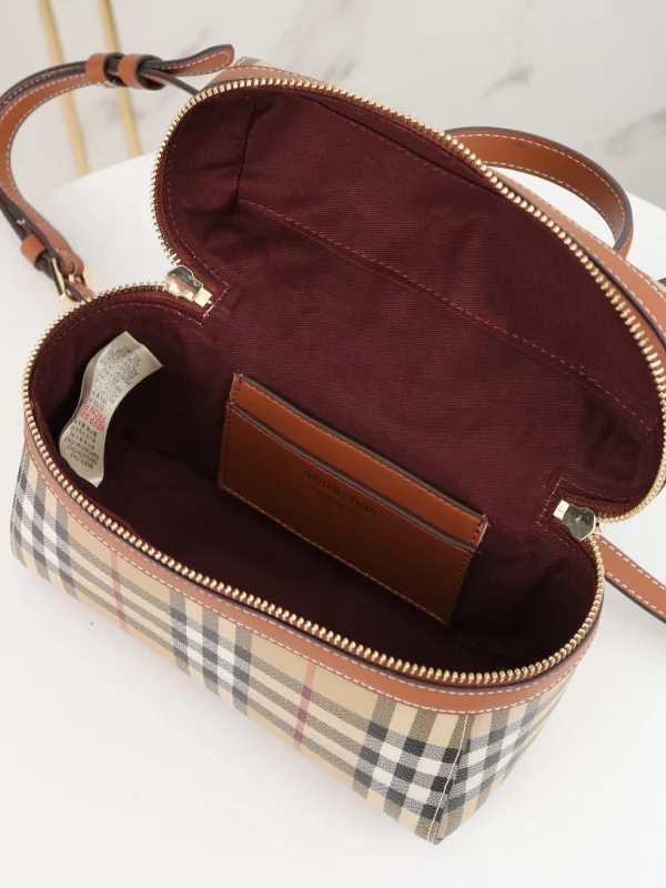 Burberry Vanity - Image 8