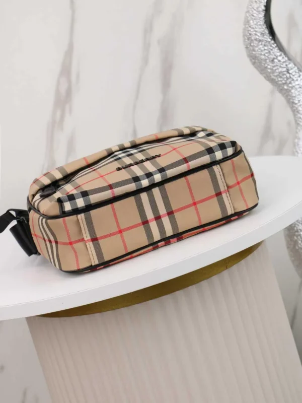 Burberry Crossbody bag - Image 4