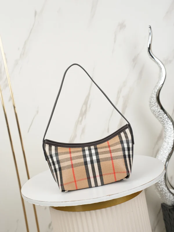 Burberry Loop Bag - Image 3